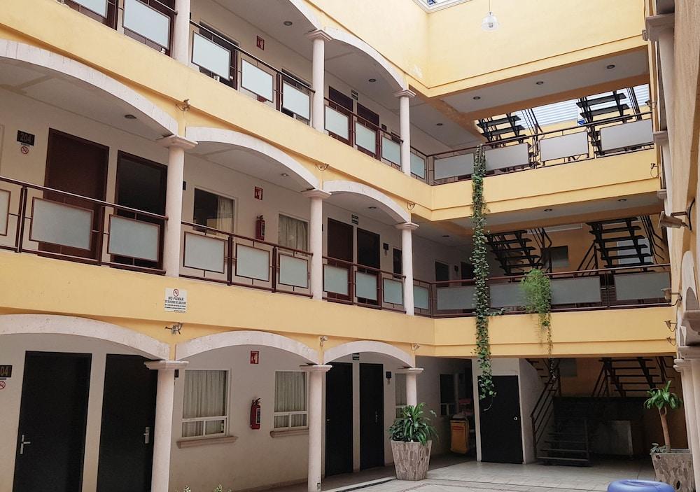 Capital O Hotel Victoria Morelia Exterior photo