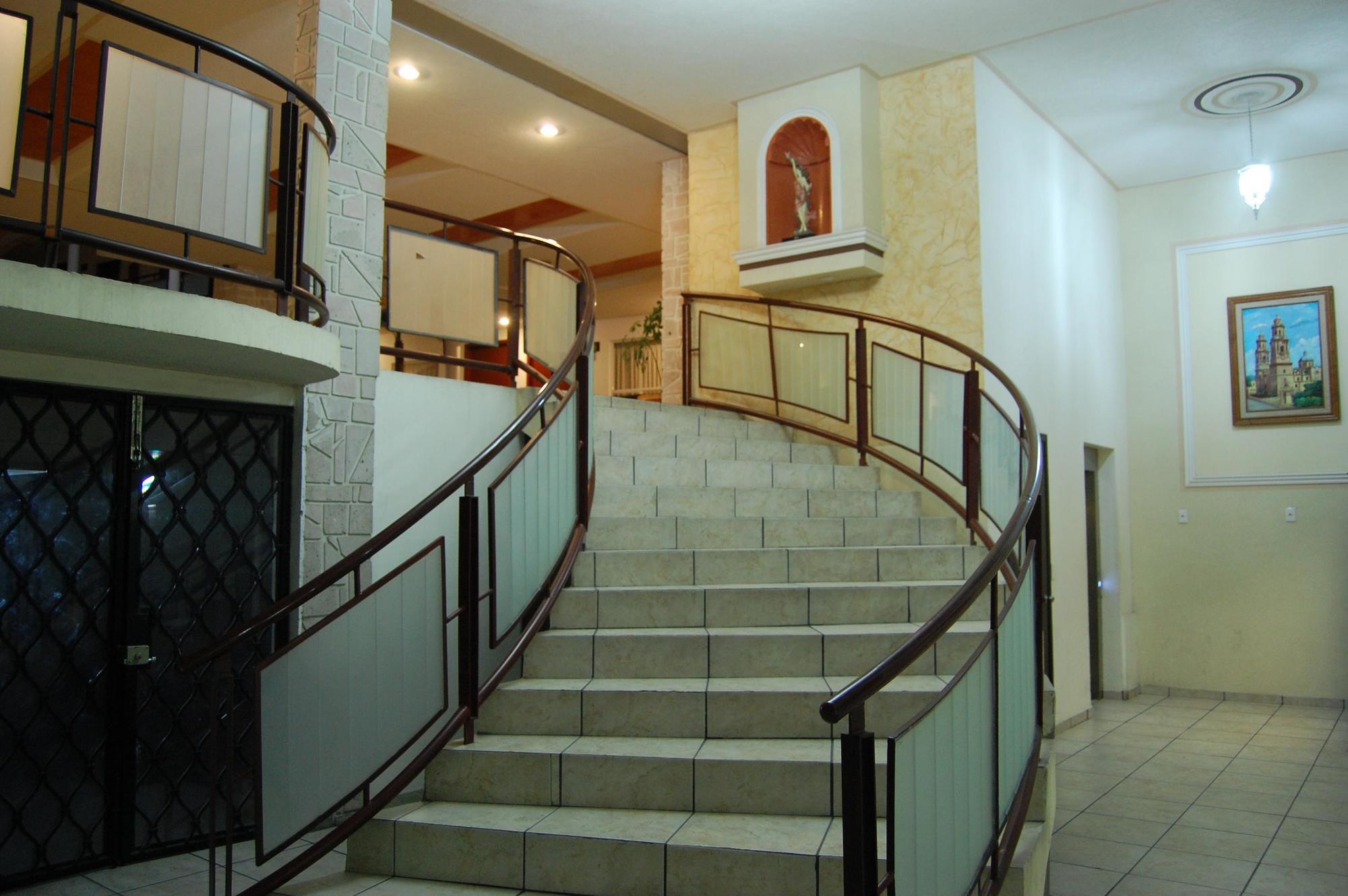 Capital O Hotel Victoria Morelia Exterior photo