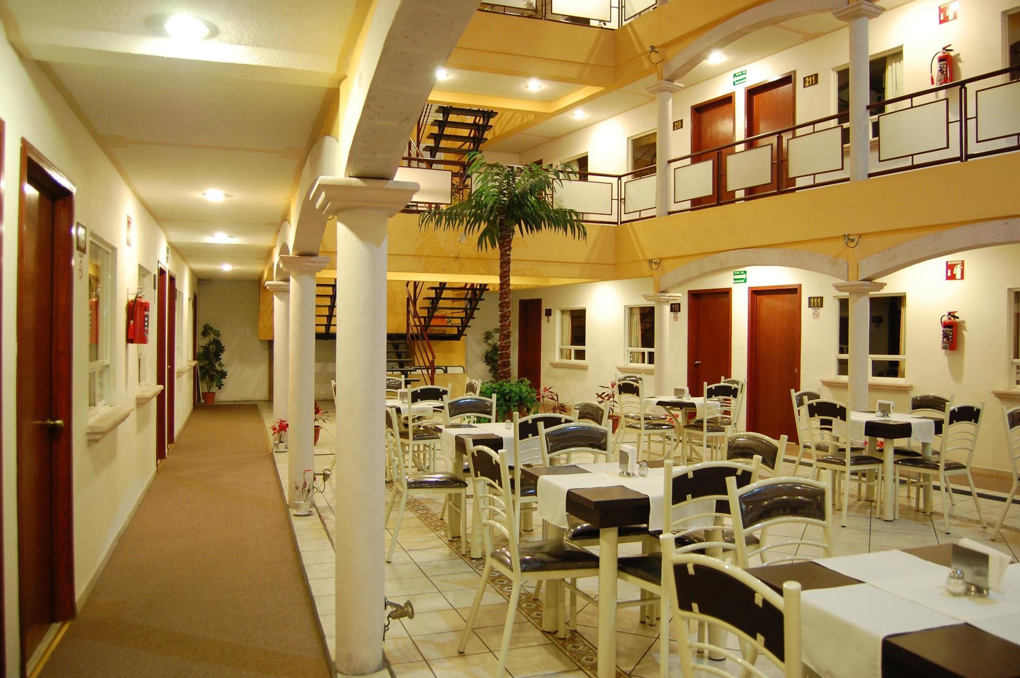 Capital O Hotel Victoria Morelia Exterior photo