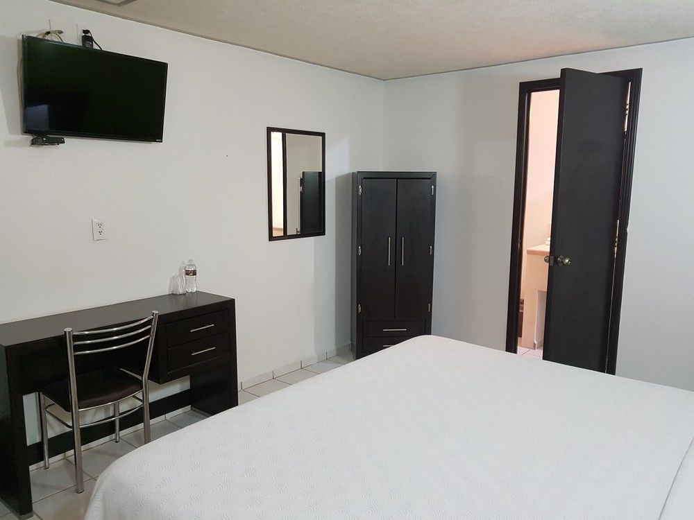 Capital O Hotel Victoria Morelia Exterior photo